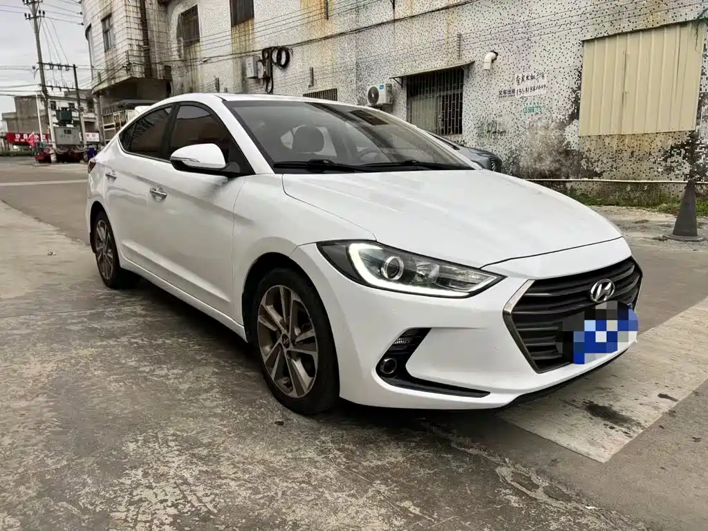 Hyundai Elantra — миниатюра 3