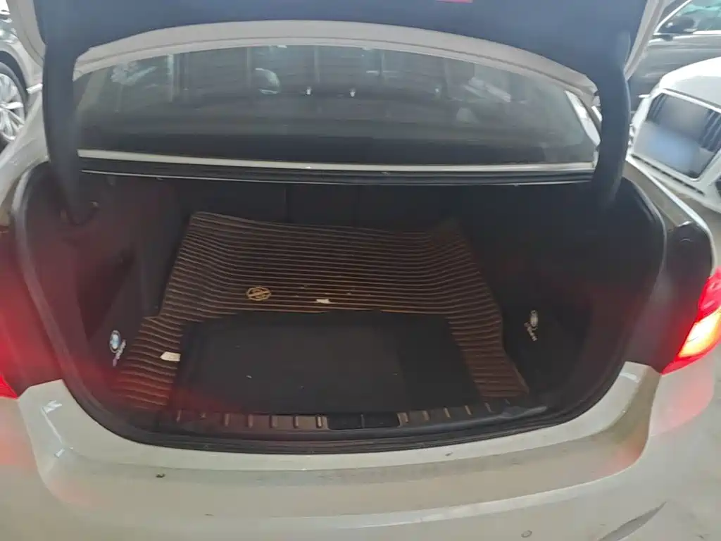 BMW 3 Series — миниатюра 19