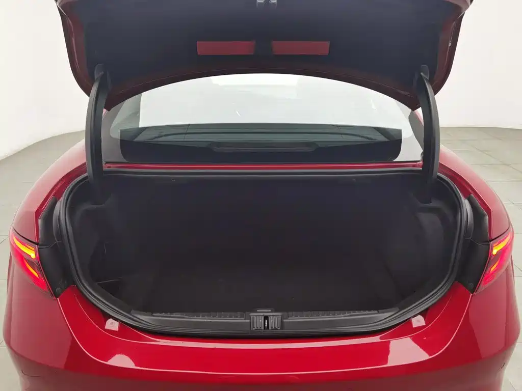 Alfa Romeo Giulia — миниатюра 16