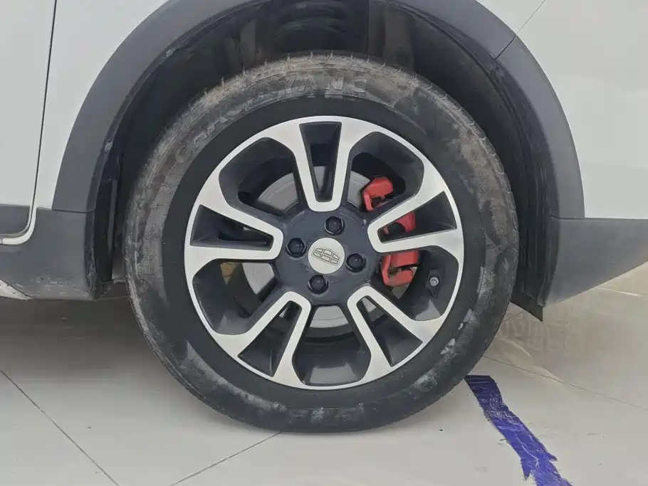 Geely Vision X3 — миниатюра 6