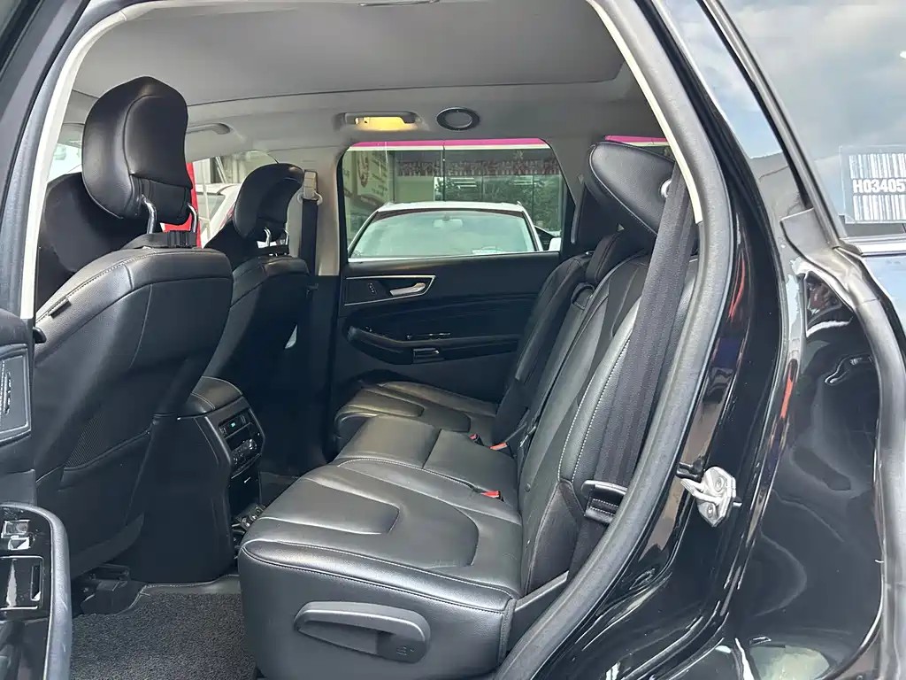 Ford Edge — миниатюра 9