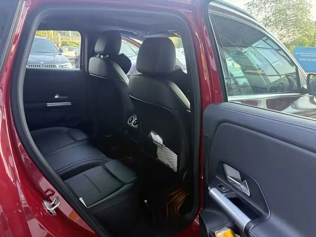 Mercedes-Benz GLA — миниатюра 10