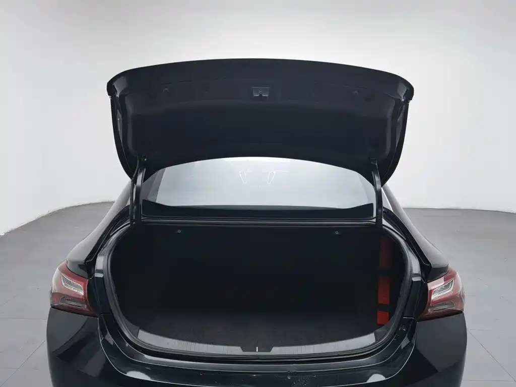 Chevrolet Malibu XL — миниатюра 16