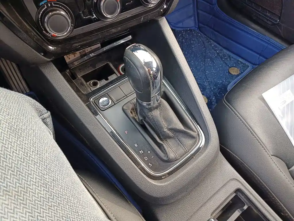 Volkswagen Sagitar — миниатюра 10