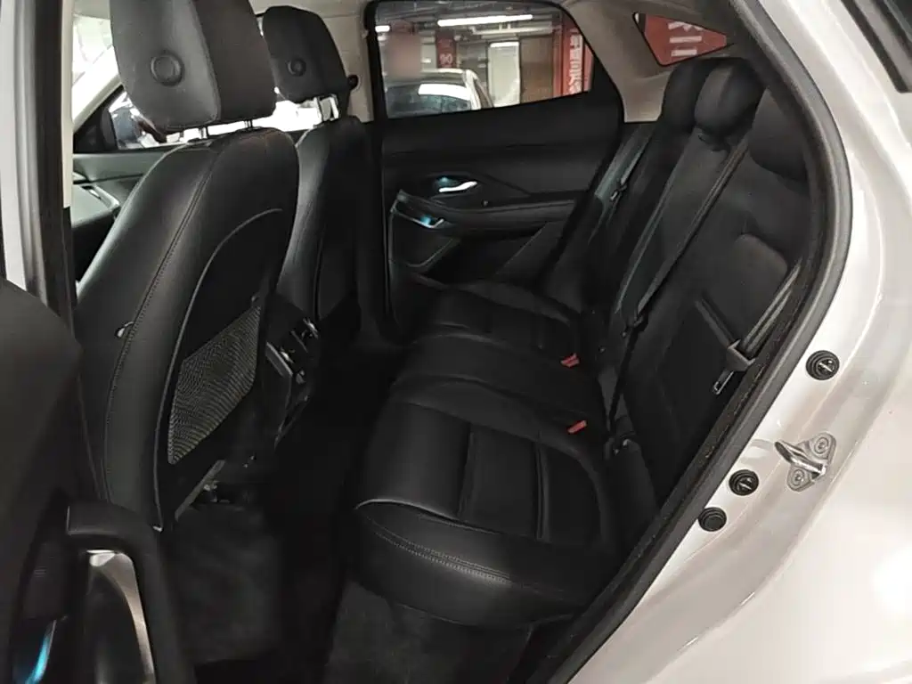 Jaguar E-PACE — миниатюра 17