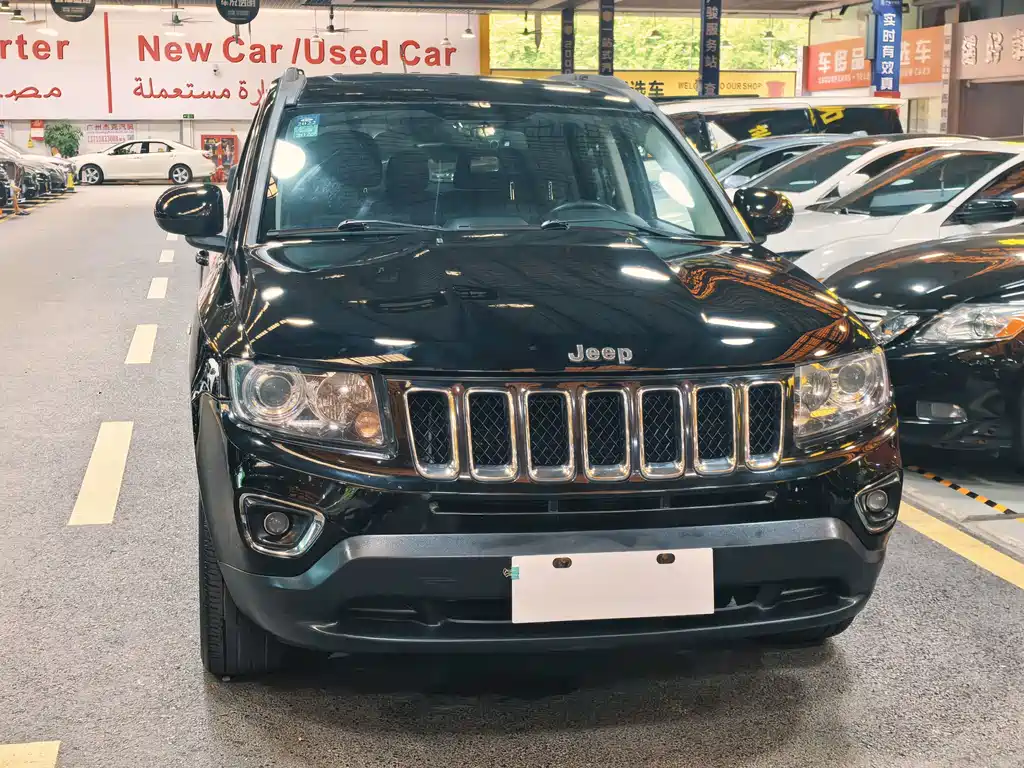 Jeep Compass (Import) — миниатюра 2