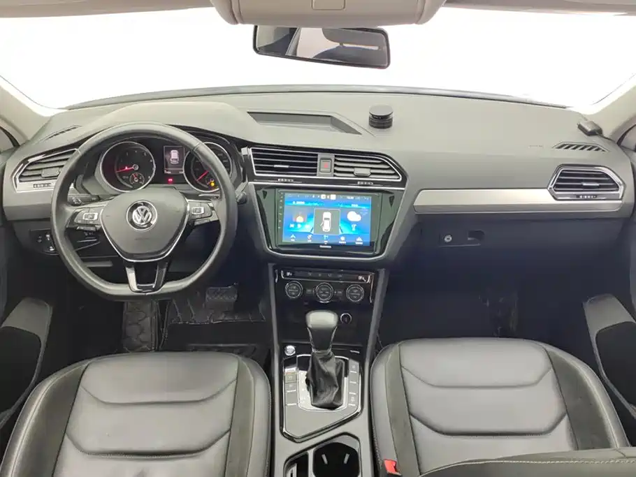 Volkswagen Tiguan L — миниатюра 12