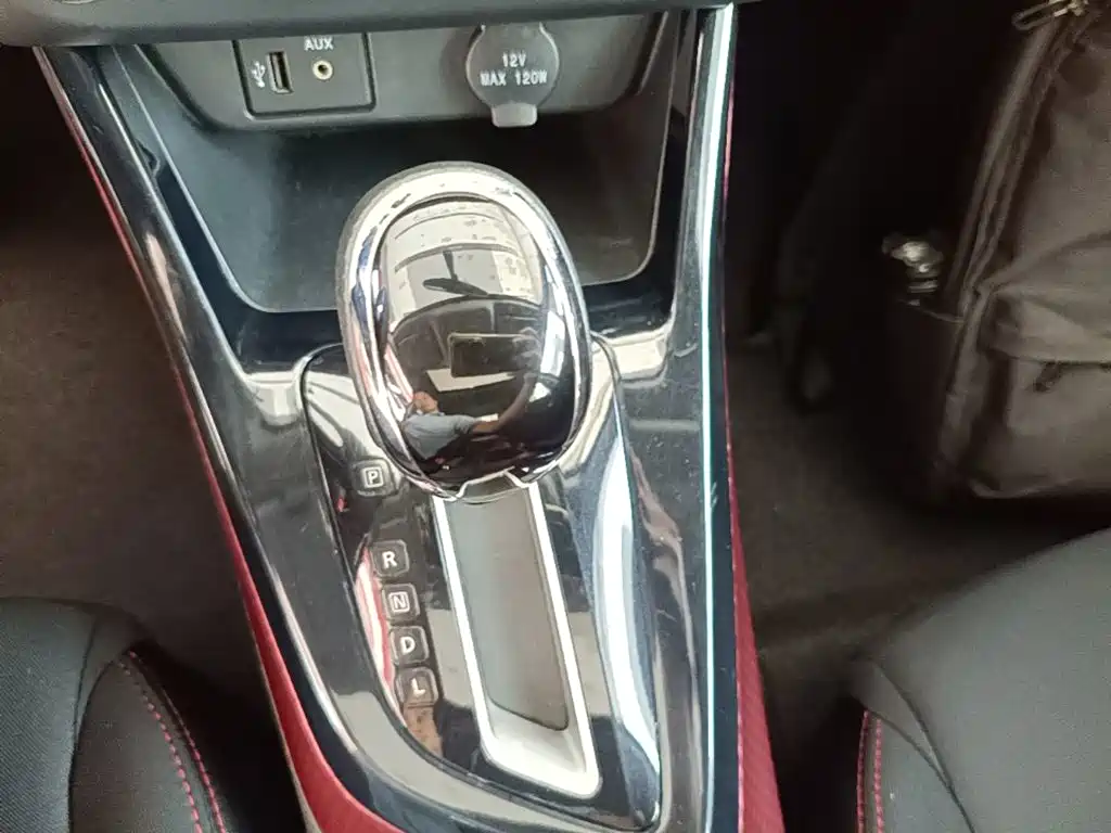 Nissan Bluebird — миниатюра 14