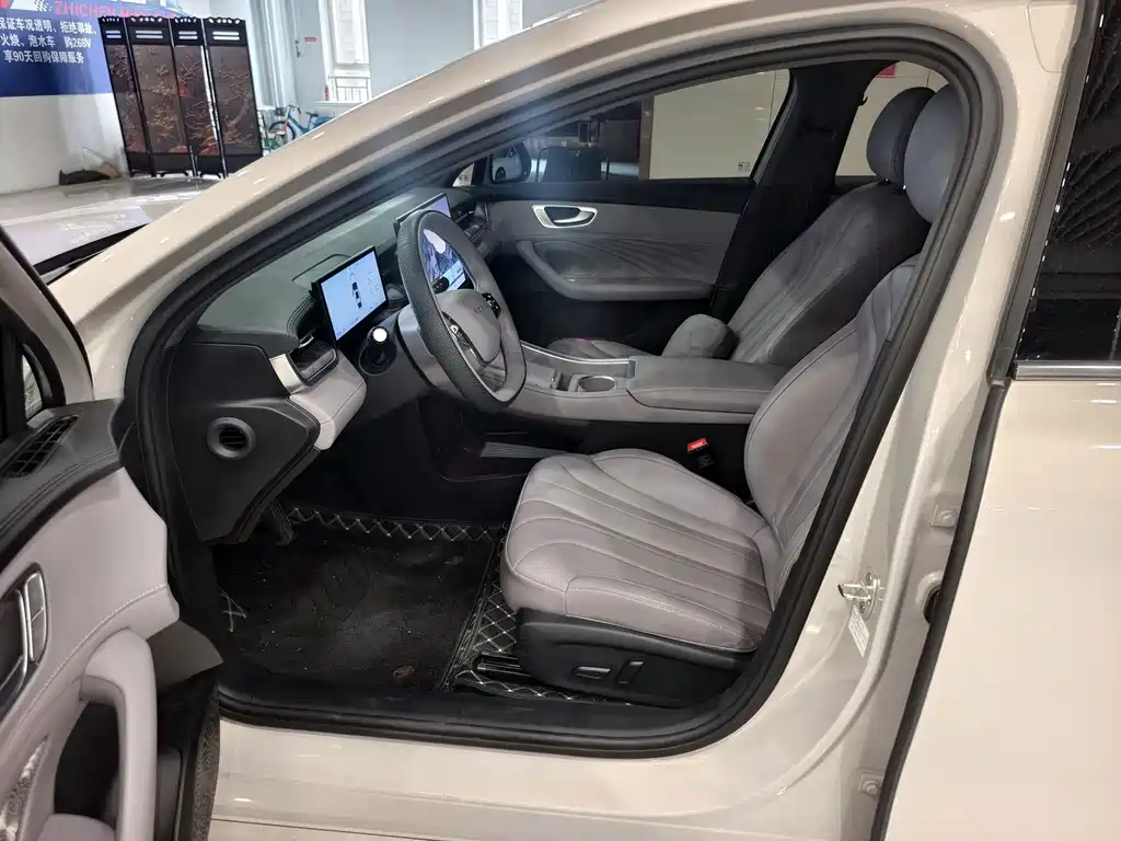 Roewe Wing Wai M7 DMH — миниатюра 4