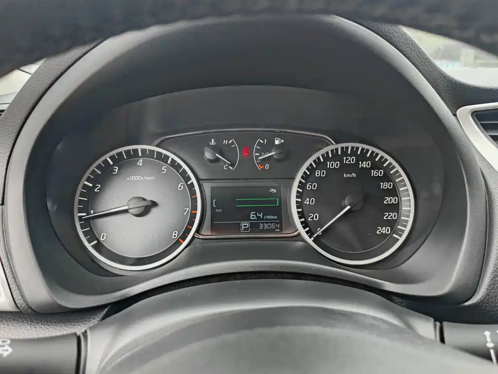 Nissan Sylphy — миниатюра 6