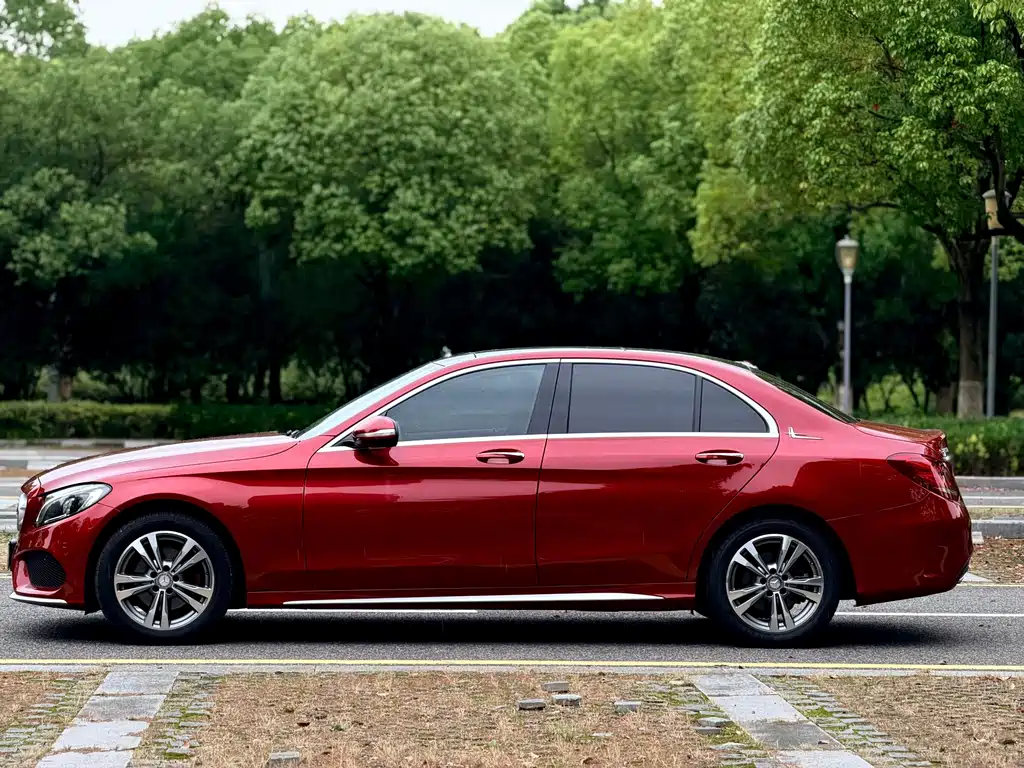 Mercedes-Benz C-Class — миниатюра 3