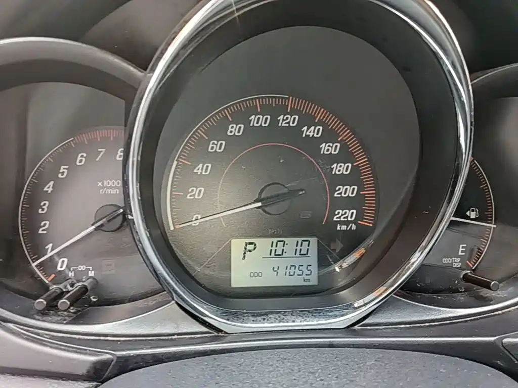 Toyota Yaris L — миниатюра 12