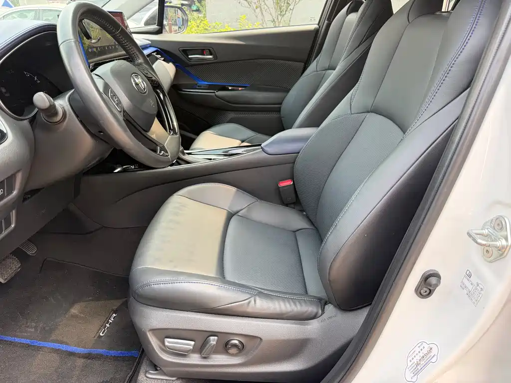 Toyota C-HR — миниатюра 8