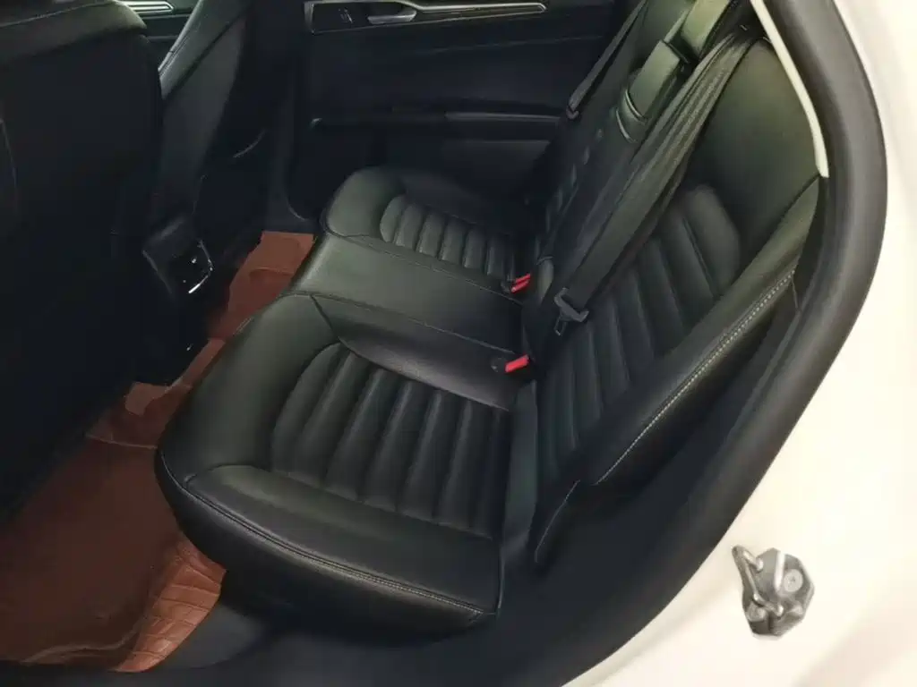 Ford Mondeo — миниатюра 17
