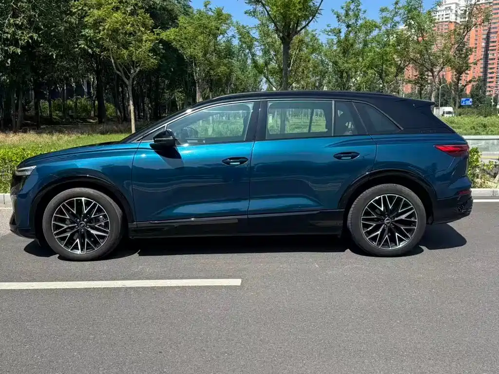 Audi Q5 e-tron 2022 40 e-tron