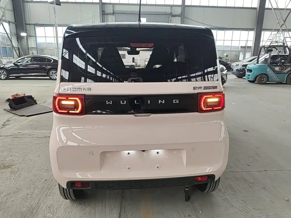 Wuling MINIEV — миниатюра 6