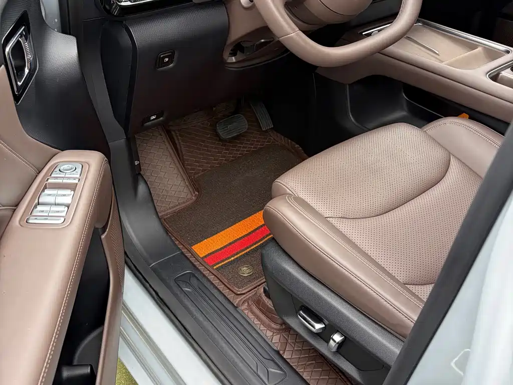 Wuling Xingguang 730 New Energy — миниатюра 18