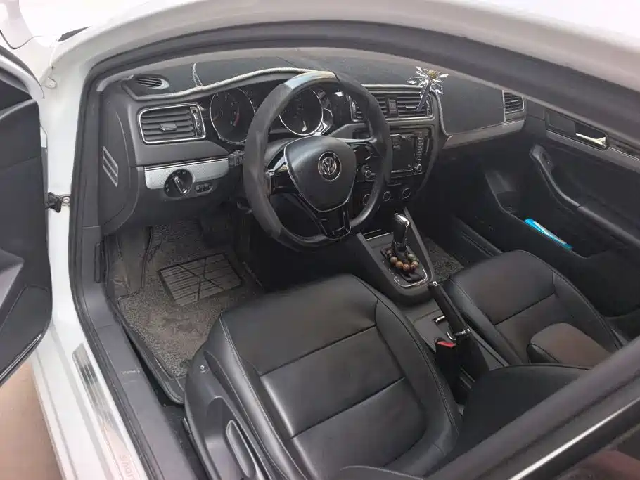 Volkswagen Sagitar — миниатюра 12