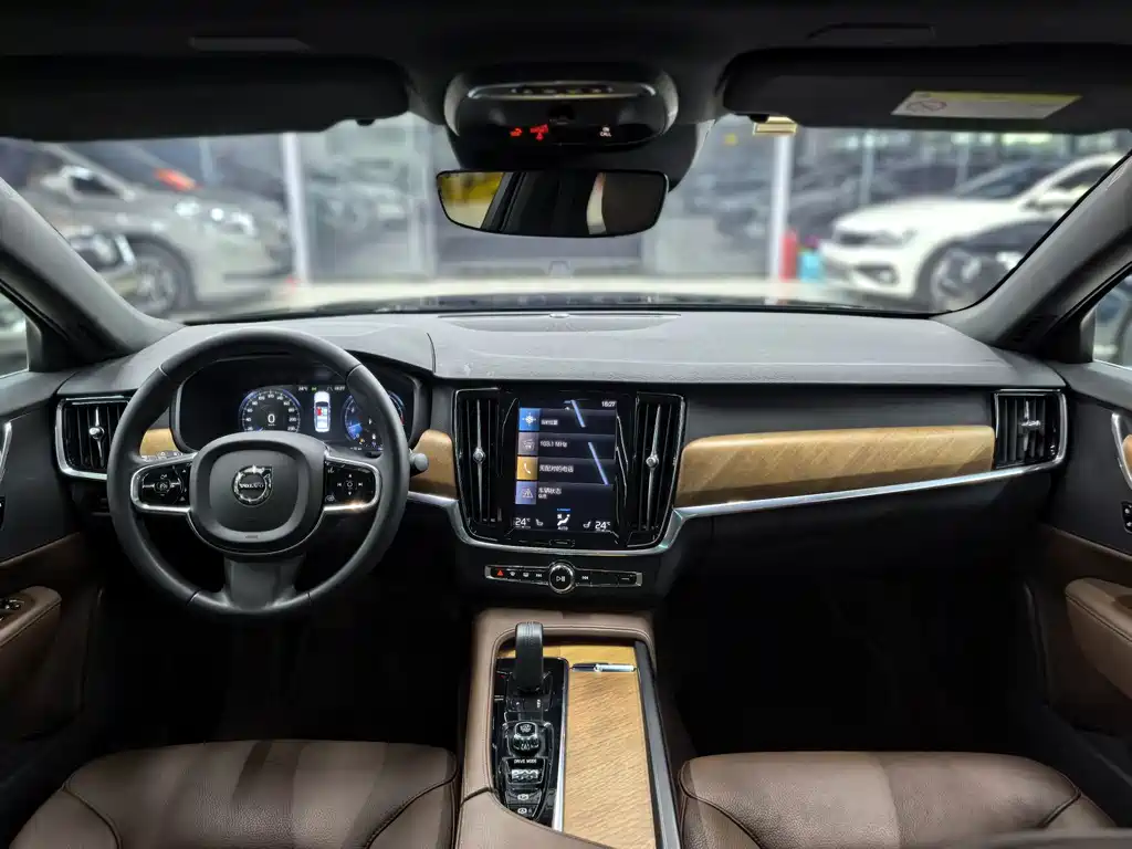 Volvo S90 — миниатюра 21