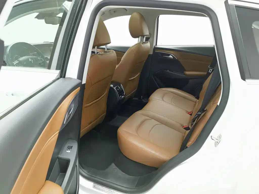 Borgward BX7 — миниатюра 15
