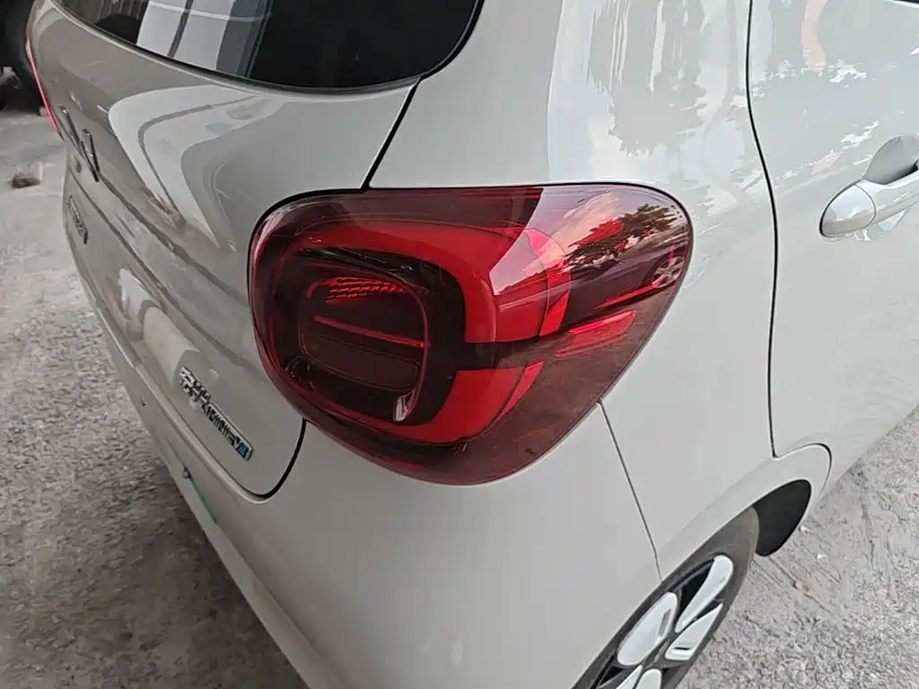Wuling MINIEV — миниатюра 8