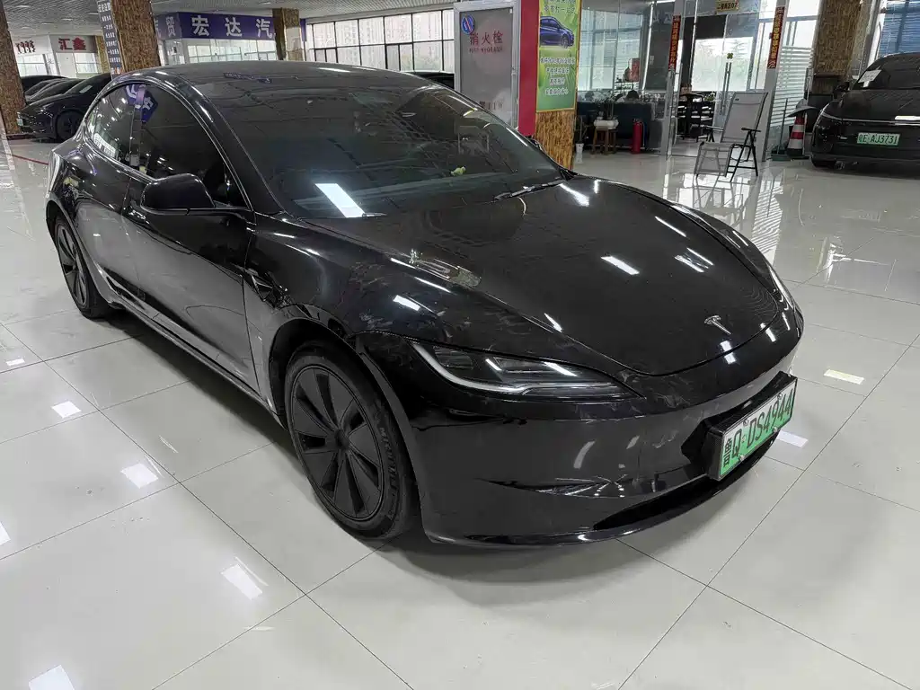 Tesla Model 3 — миниатюра 2