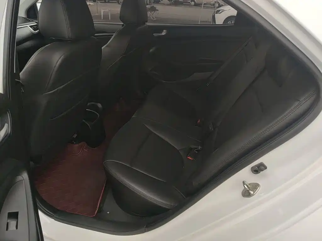 Hyundai Verna — миниатюра 17