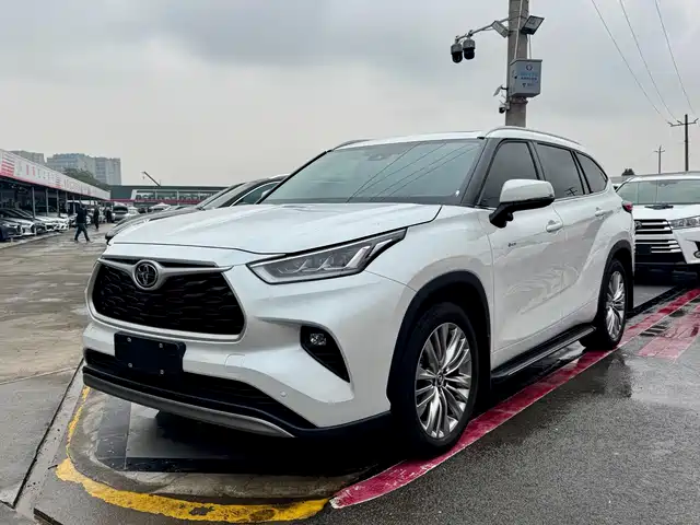 TOYOTA HIGHLANDER 2024