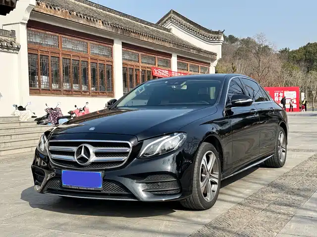 MERCEDES-BENZ E CLASS