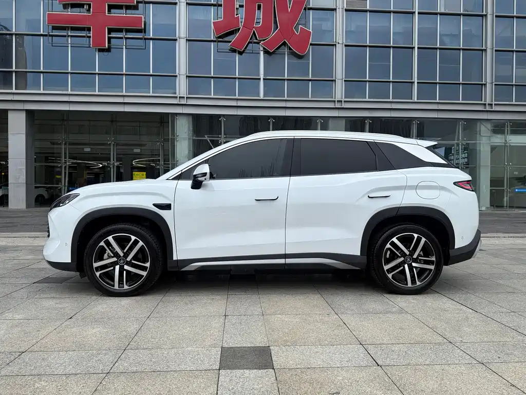 BYD L DM-i — миниатюра 3