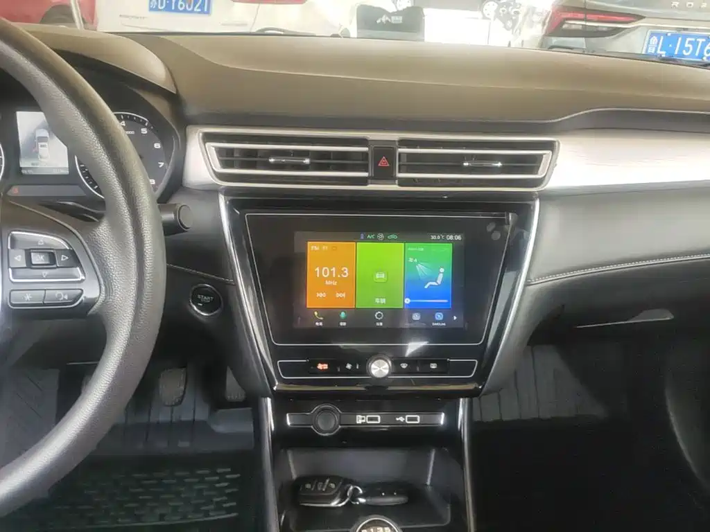 Roewe i5 — миниатюра 13