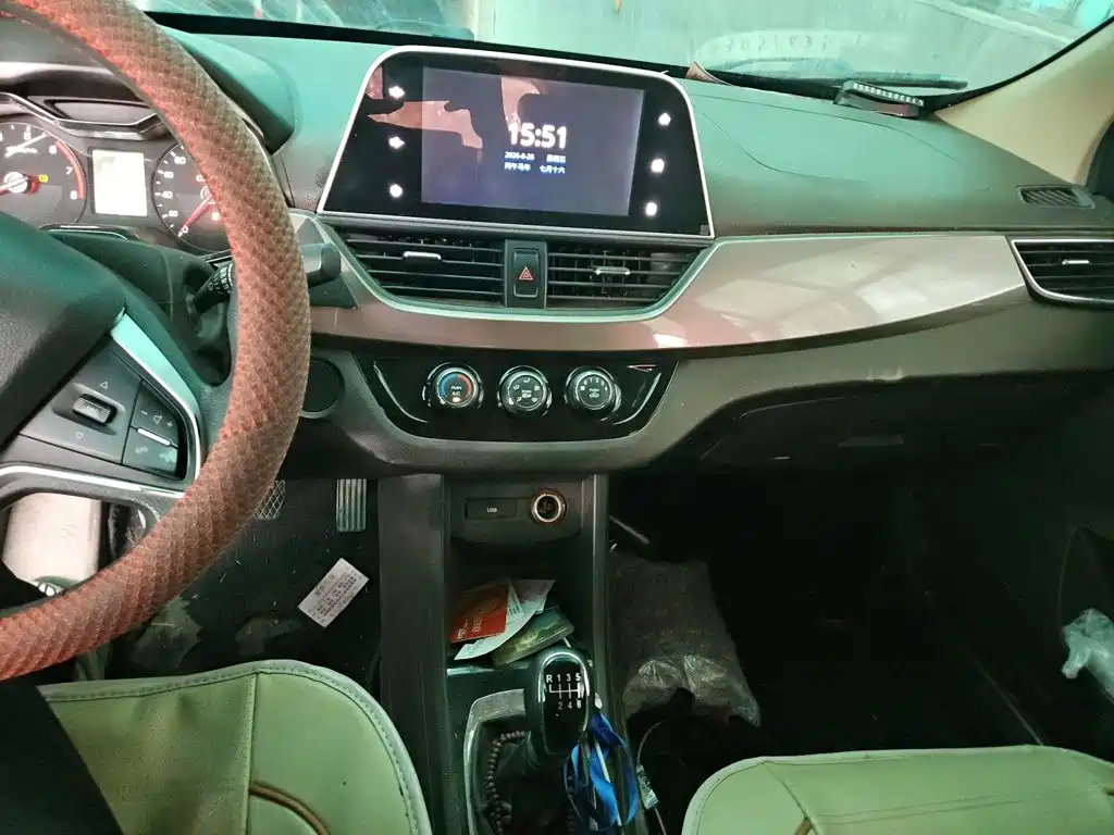 Baojun 310W — миниатюра 9