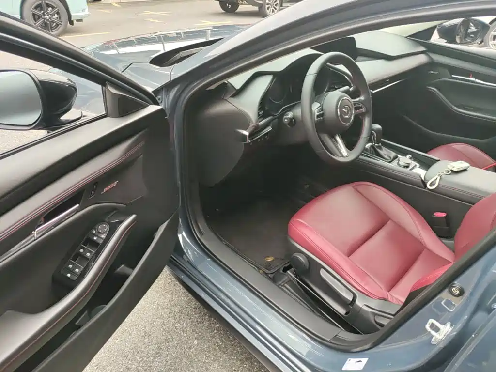 Mazda 3 Axela — миниатюра 16