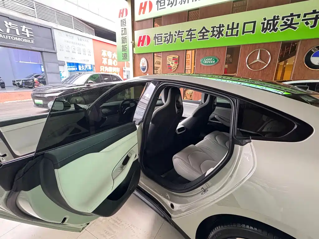 XIAOMI CAR XIAOMI SU7