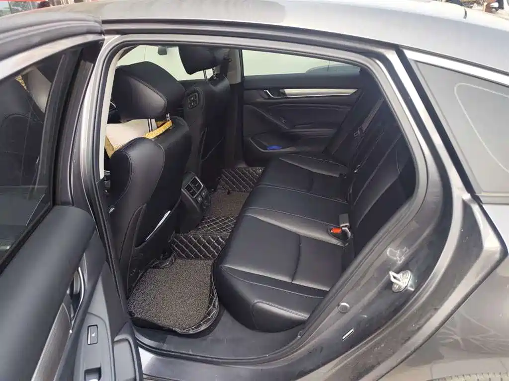 Honda Accord — миниатюра 8