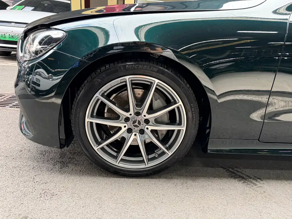 Mercedes-Benz E-Class (Import) — миниатюра 27