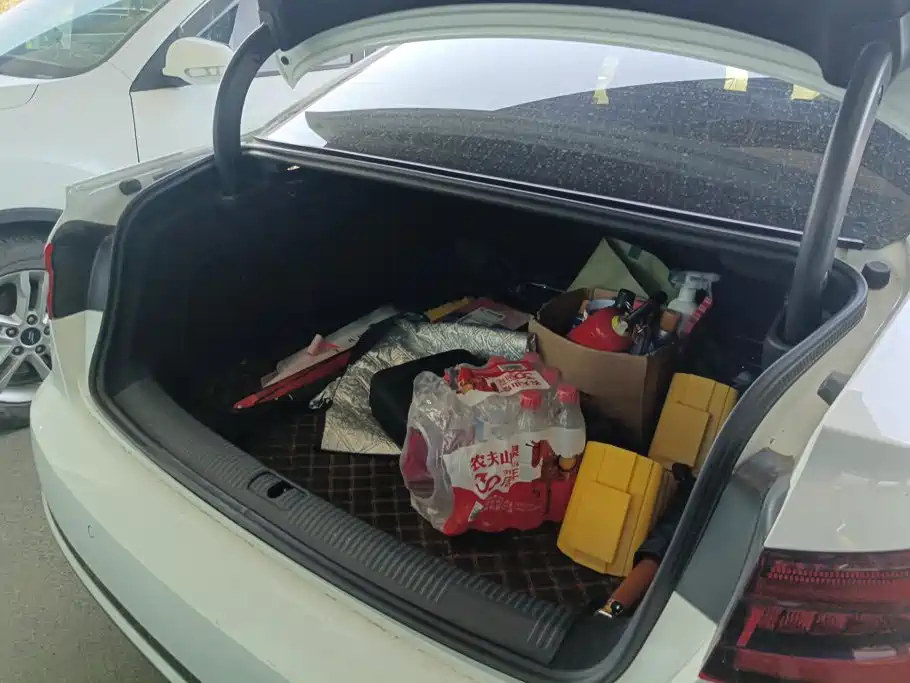 Audi A4L — миниатюра 4