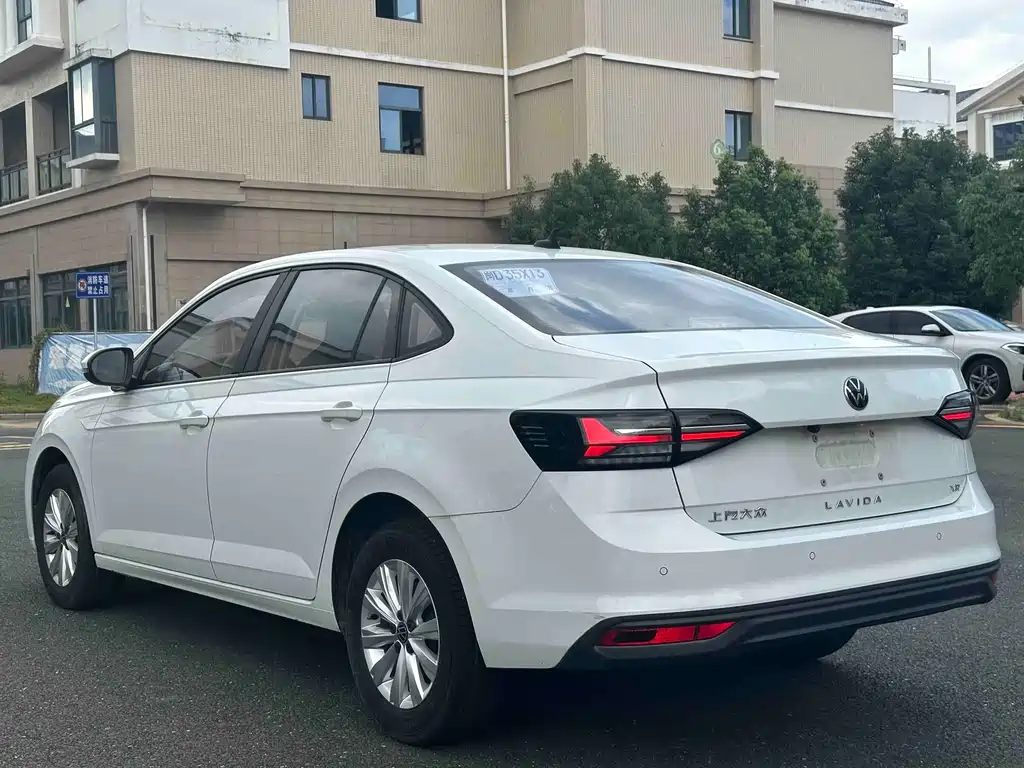 Volkswagen Lavida — миниатюра 4