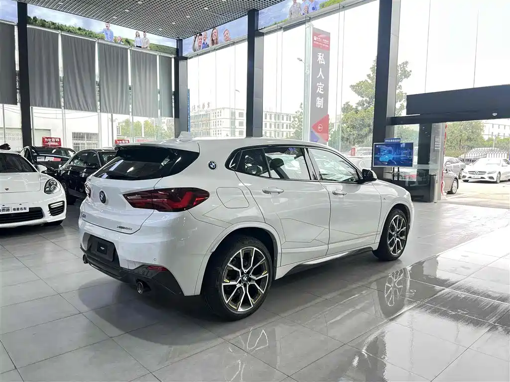 BMW X2