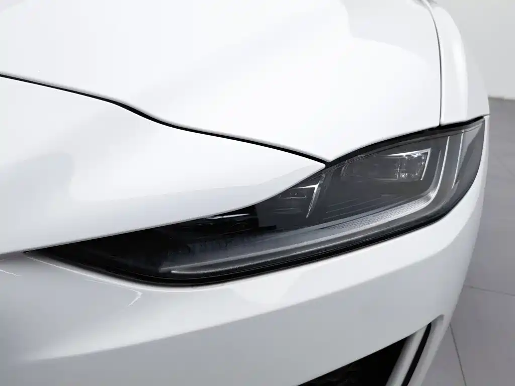 Jaguar XEL — миниатюра 7