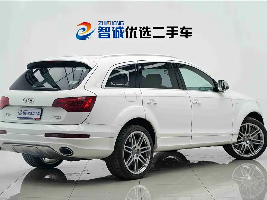 Audi Q7 2010 6.0 V12 TDI Flagship