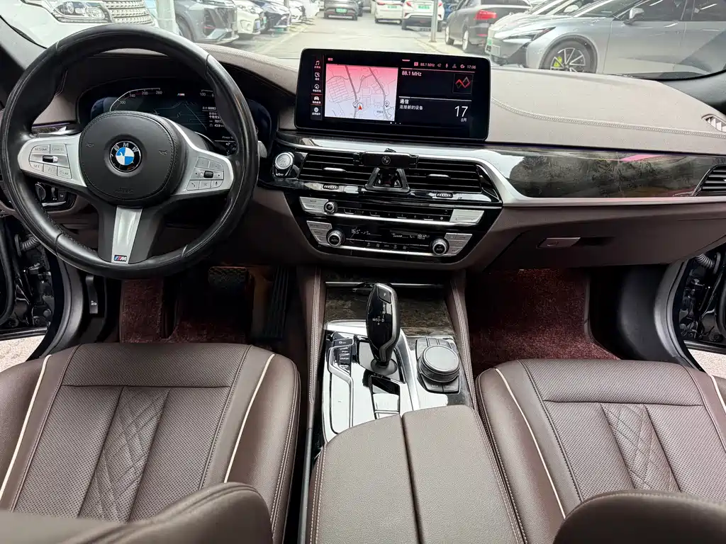 BMW 5 Series — миниатюра 18