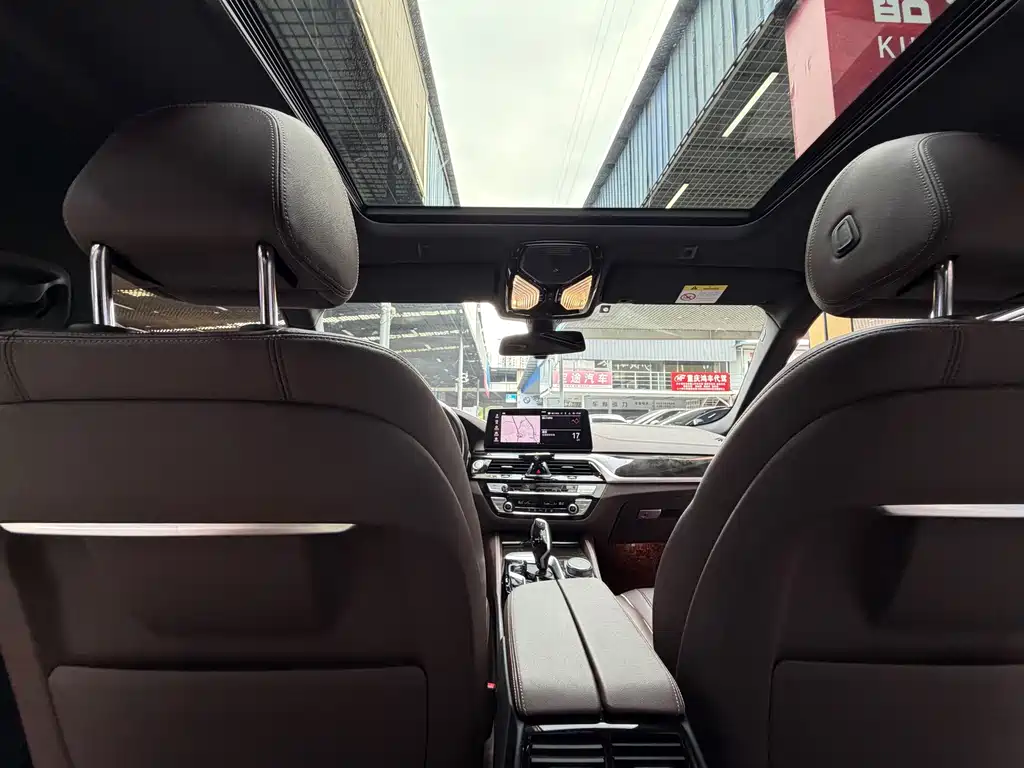 BMW 5 Series — миниатюра 20