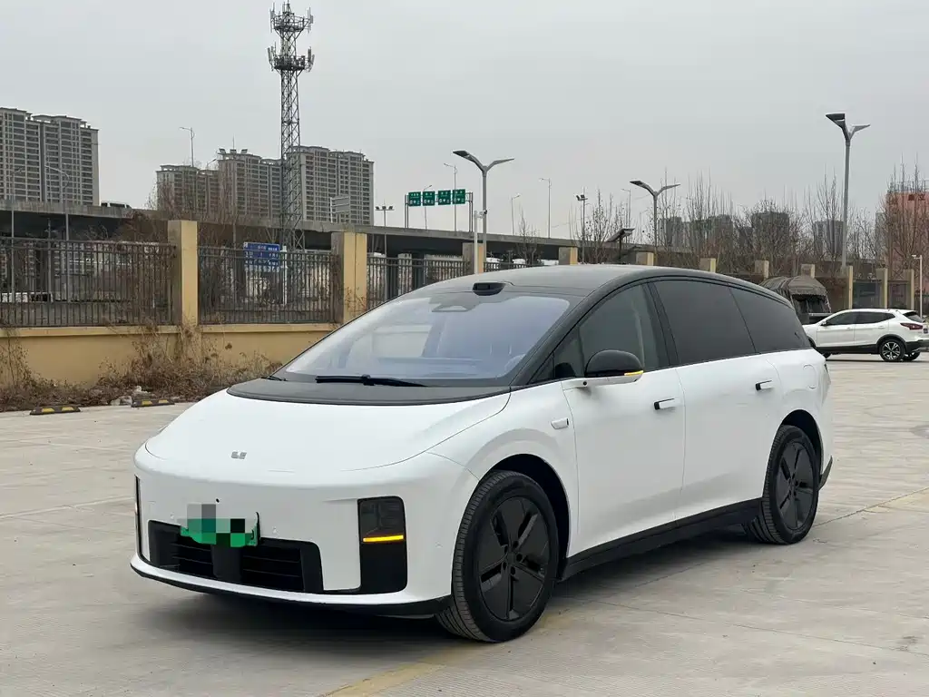 Li Auto 理想i8 2025
