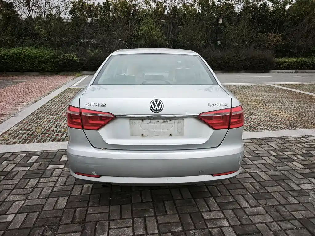 Volkswagen Lavida — миниатюра 5
