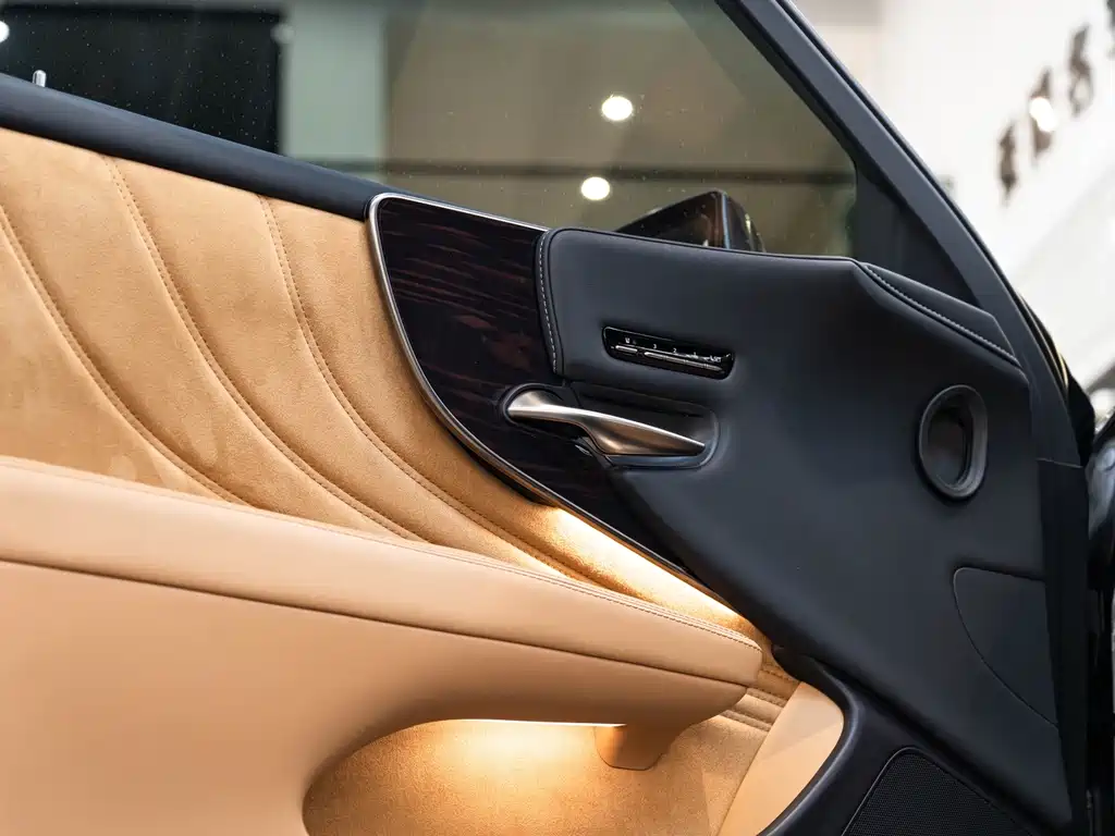 Lexus LS — миниатюра 20