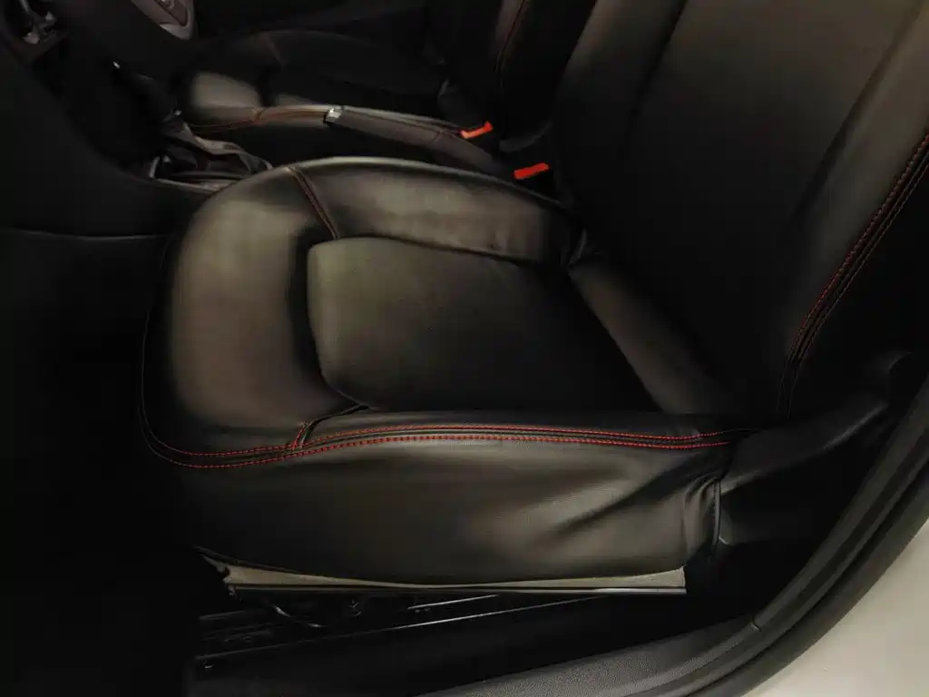 Skoda Rapid Spaceback — миниатюра 20