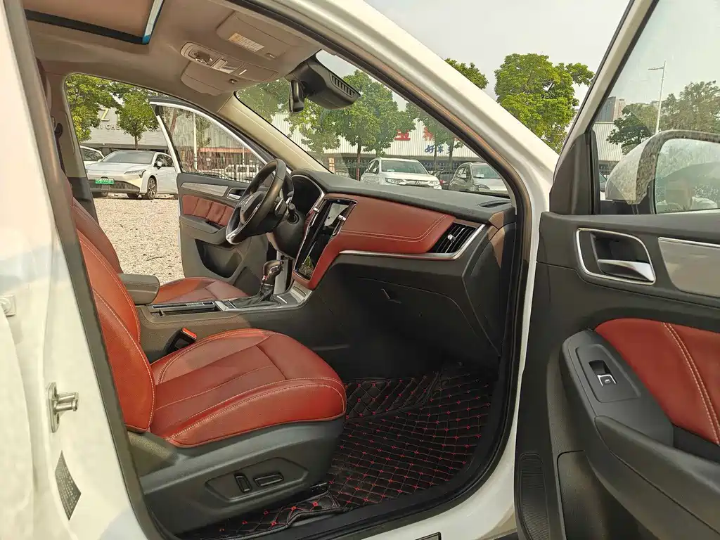 Roewe RX5 — миниатюра 7