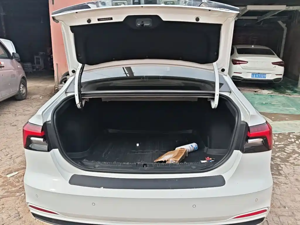 Roewe i6 MAX New Energy — миниатюра 19