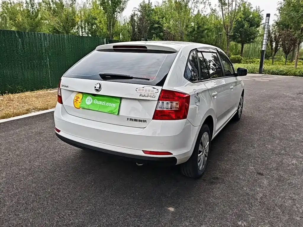 Skoda Rapid Spaceback — миниатюра 7